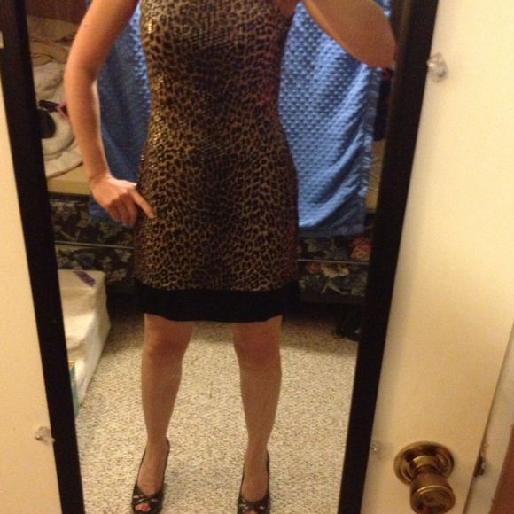 Dress/Cache' - Picture 2 of 2