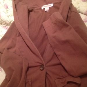 Light button sweater