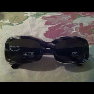 Carolina Herrera Sunglasses 🔥