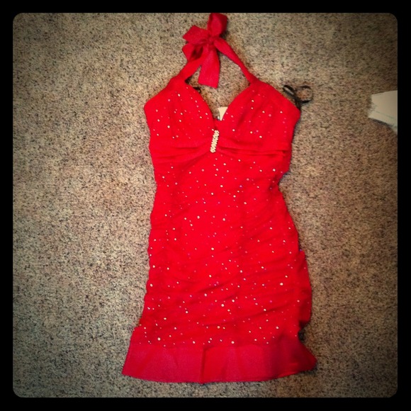 Red and sparkly dress - Picture 1 of 1