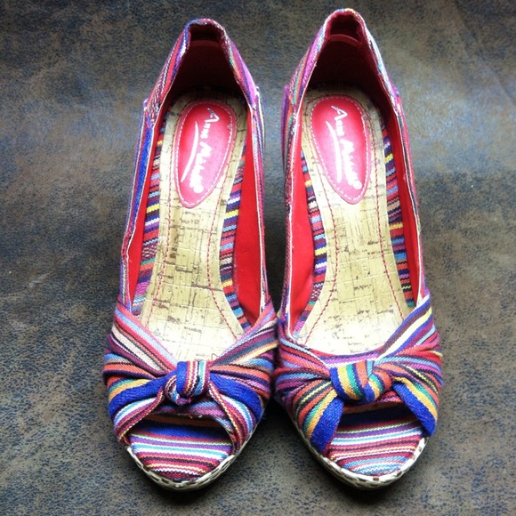 Anne Michelle Multi Color Pump - Picture 2 of 3