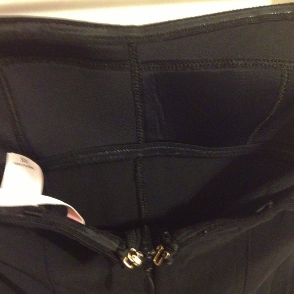 🌸Little Black Dress - Picture 3 of 4