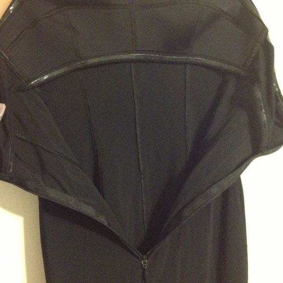 🌸Little Black Dress - Picture 4 of 4