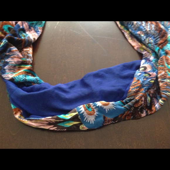 Multi-Color Scarf - Picture 3 of 3