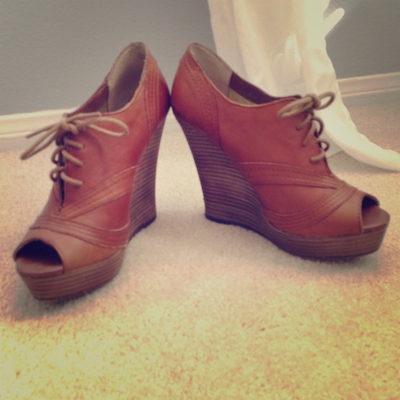 ✔️✔️SOLD✔️✔️ Seychelles peep-toe lace up bootie