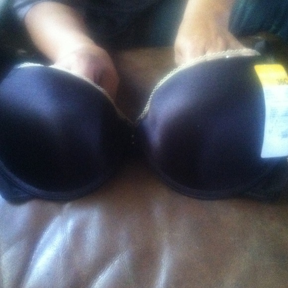 BNWT Vassarette push up bra 36C