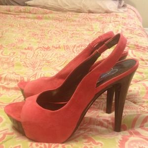 Jessica Simpson Astor party heel