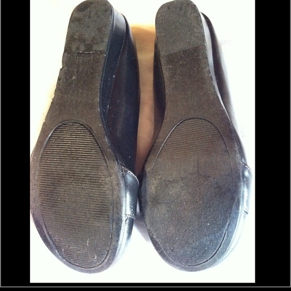 Grey flats - Picture 3 of 3