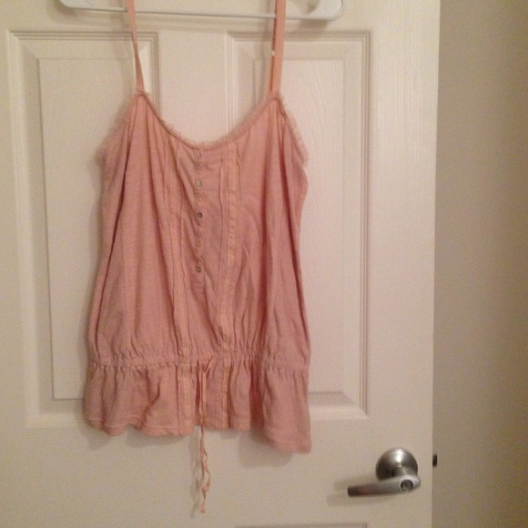 Sold in bundle! 🌟Light pink American Eagle top!