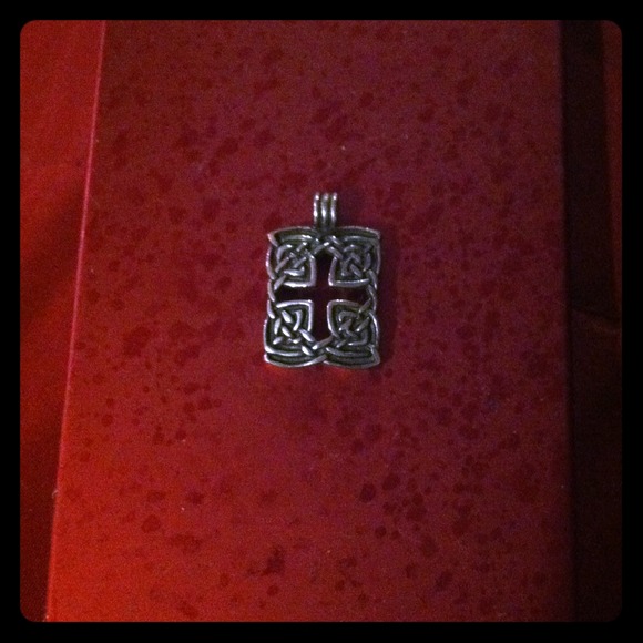 .925 Celtic cross pendant