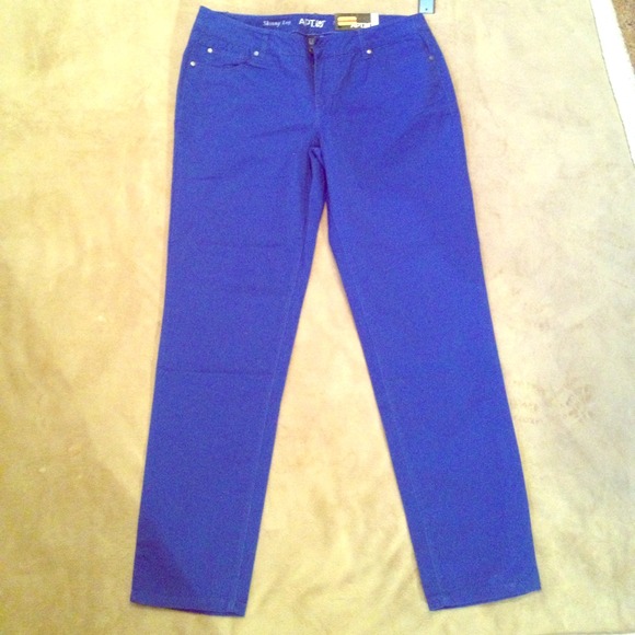 Brand spanking new Bright blue skinny pants.