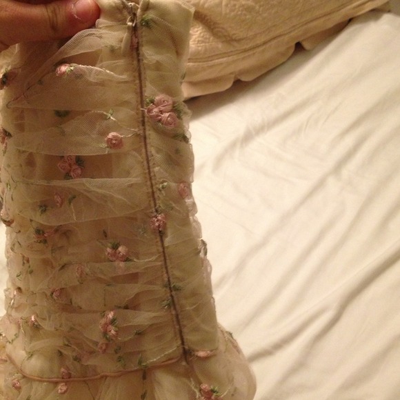 Dress - Picture 4 of 4