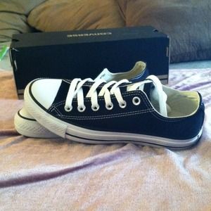 Black converse!