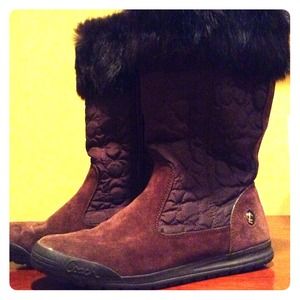 Brown Coach boots🌟