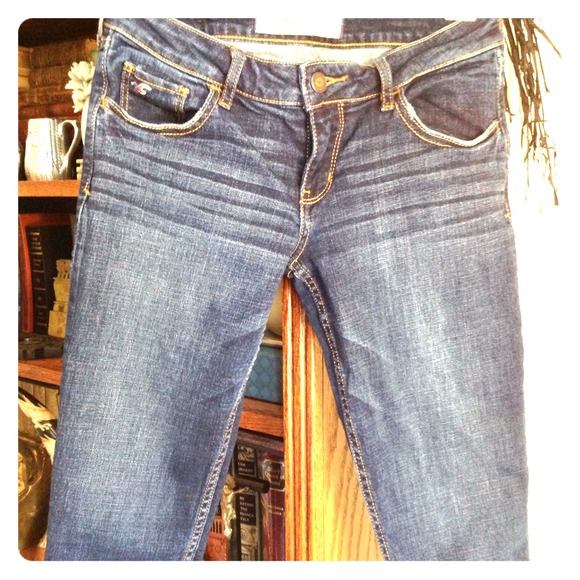 Hollister capris size  26-27