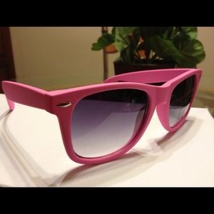 Awesome retro wayfarer sunglasses brand new