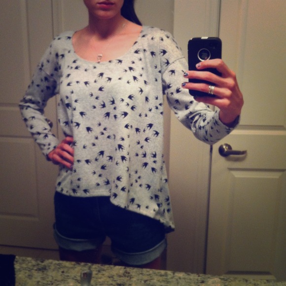 Mimi Chica Tops - 💋GRAY HIGH LOW BIRD TOP💋