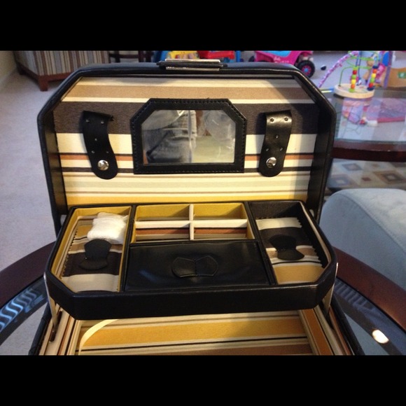 Jared Galleria leather jewelry box