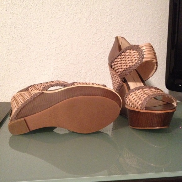 🎉🎉SOLD🎉🎉 House of Harlo 1960 - Picture 4 of 4