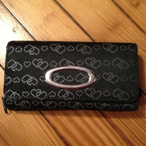 Black heart wallet
