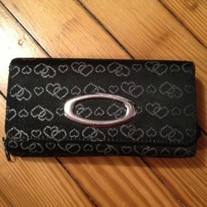 Black heart wallet