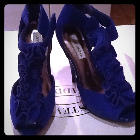 Steve Madden suede shoes