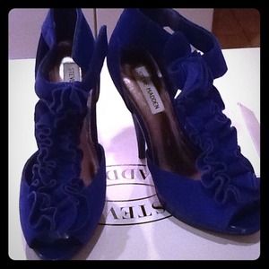 Steve Madden suede shoes