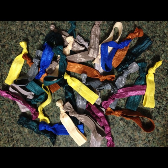 32 Fold over elastic hair ties
