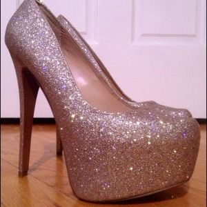 OMG HEELS TO DIE FOR!! 7" Steve Madden Sparkly