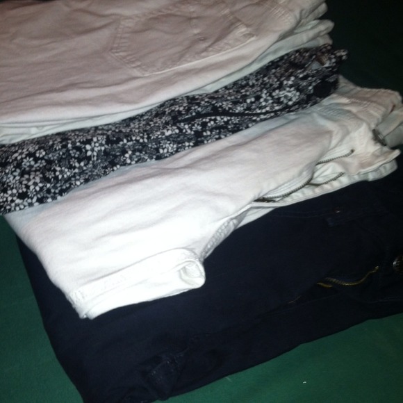 Capris bundle 👖🎀 - Picture 2 of 4