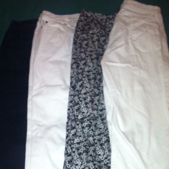 Capris bundle 👖🎀 - Picture 4 of 4