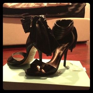 GUESS by Marciano