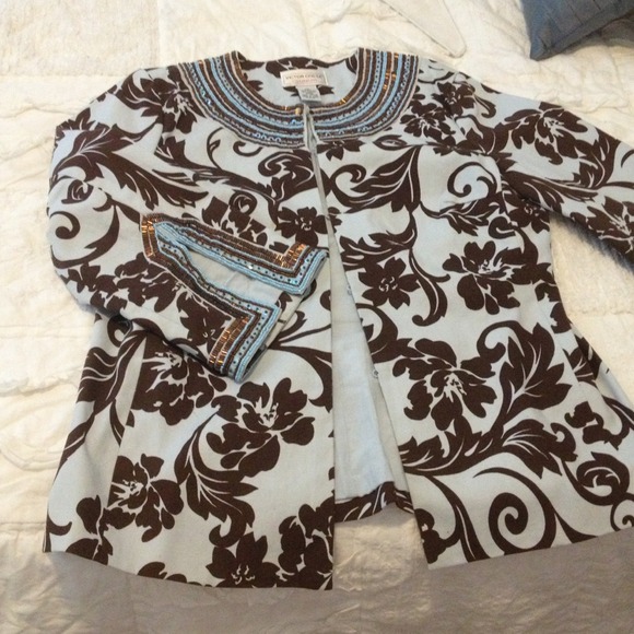 Victor Costa Special Occasion Jacket. 3/4 sleeves