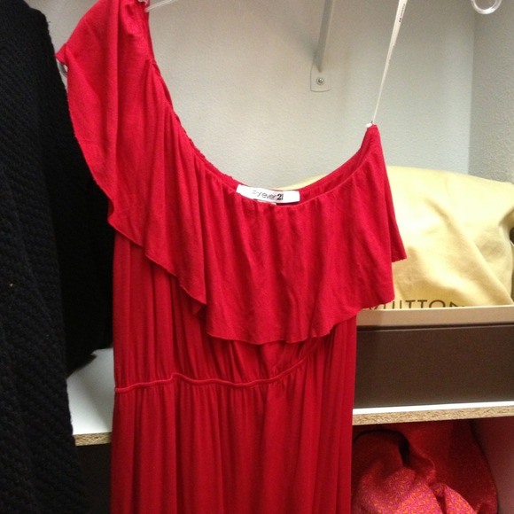 Red maxi