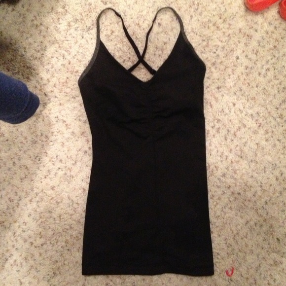 Lululemon tank