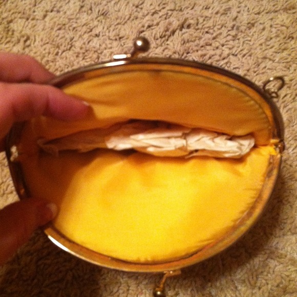 Gold mini purse! - Picture 3 of 3