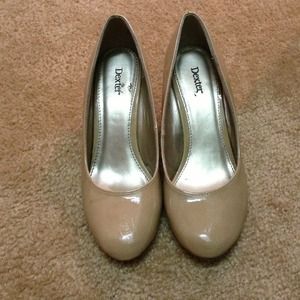 Nude Round toe wedges