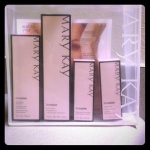 Mary Kay Time Wise Set
