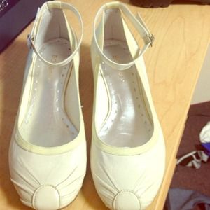BCBG Girls off white flats