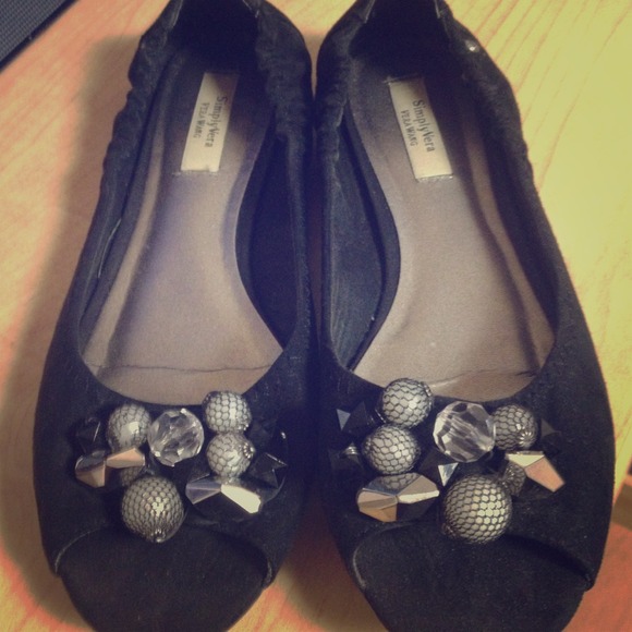 Vera Wang Black open toe flats