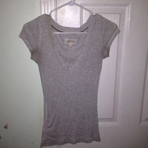 Abercrombie & Fitch v neck