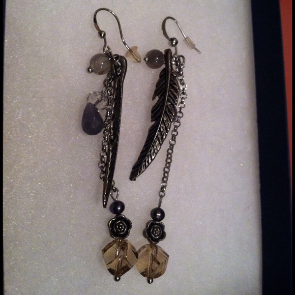 Earring - Picture 2 of 2