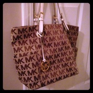 AUTHENTIC Michael Kors Purse reserved