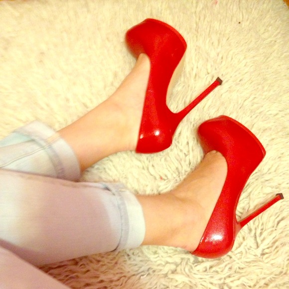 YSL tribute pumps