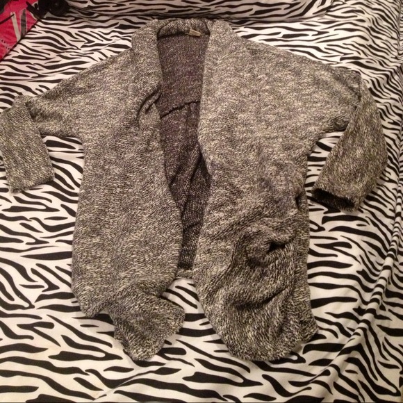 BLK/GRY/WHT super comfy cardigan Sz. M