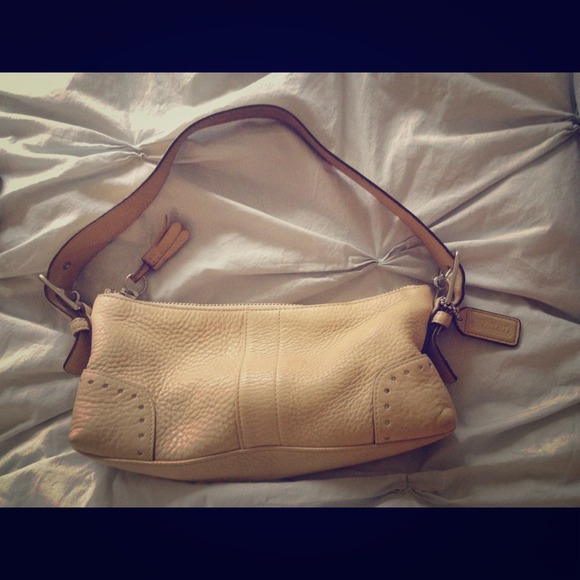 Coach tan pebble leather purse / handbag
