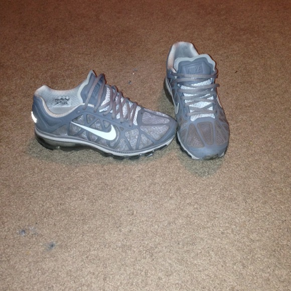 Nike Shoes - Nike air max