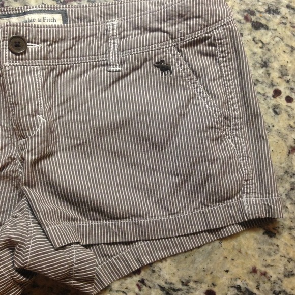 A&F + FreeStyle⚡Rev. Shorts - Picture 3 of 3