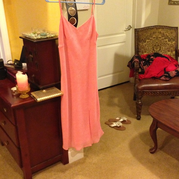 Spring dress - Picture 2 of 4