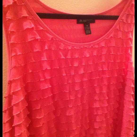 ** SOLD ** Fuchsia Ruffled Tunic- Plus Size - Picture 3 of 3